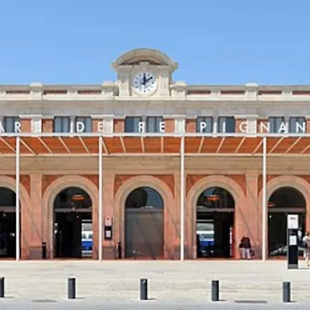 Le Centre Du Monde Apartament