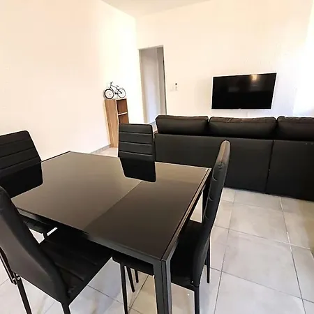 Le Centre Du Monde Apartament